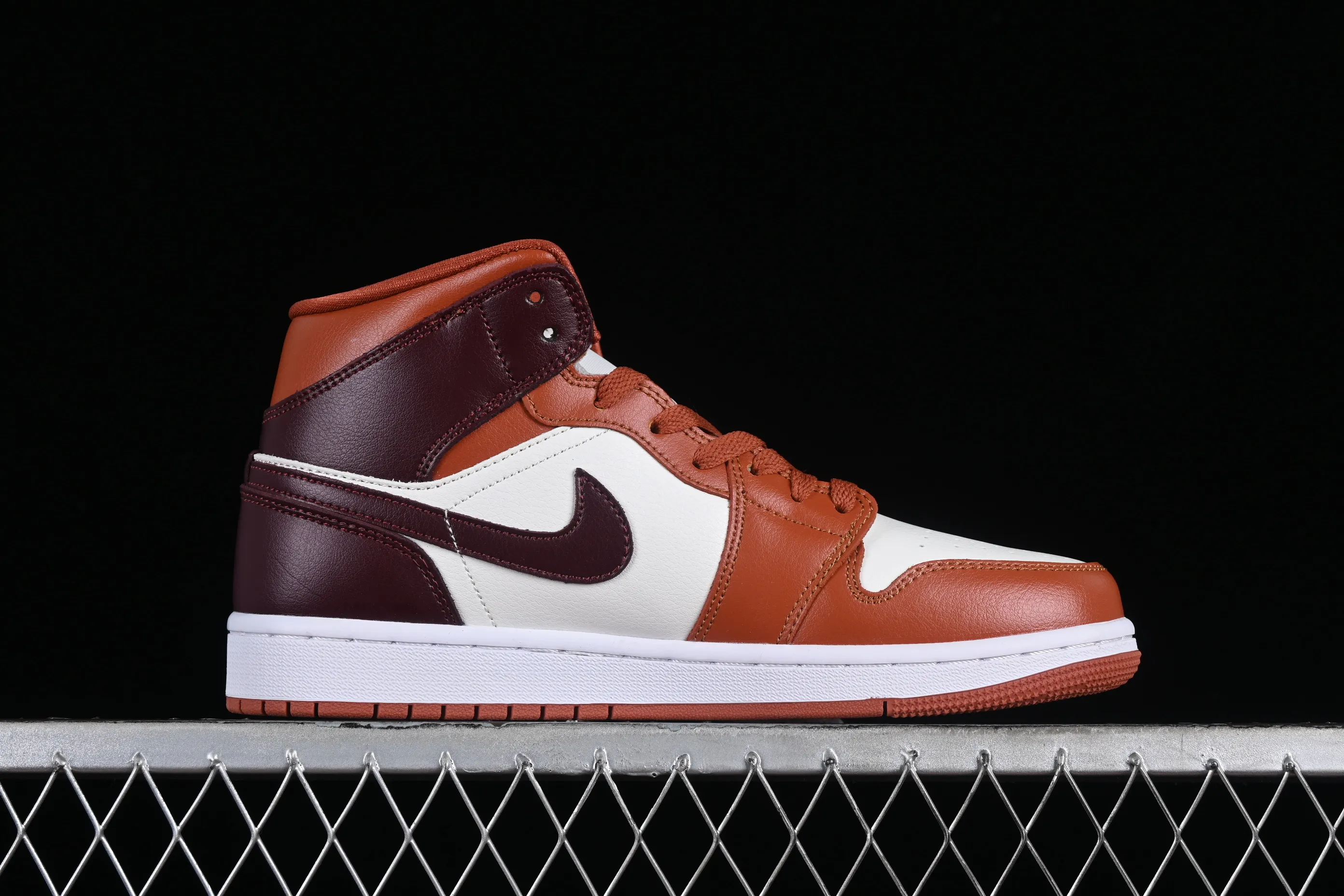All Categories Air Jordan Jordan Series Basketball Shoes Air Jordan 1 Mid Air Jordan 1 Mid AJ1 Joe 1 Caramel Brown Chinese Cultural Leisure Sneakers BQ6472-200